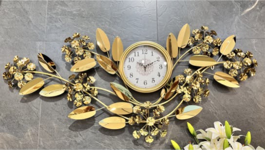 Golden Botanical Branch Wall Clock – Elegant Luxury Wall Art Clock